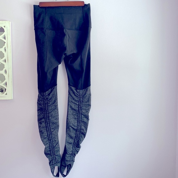 Lululemon stirrup leggings size 6 - Picture 2 of 6